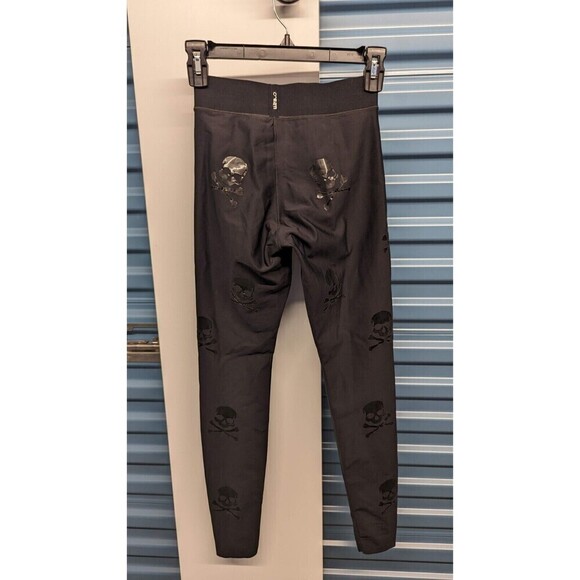 SOULCYCLE ULTRACOR Skull Heads Crossbones Gothic Workout Yoga Leggings Pants XS - Picture 4 of 10